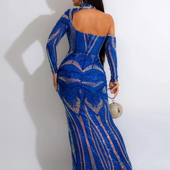 Luxury Long Sleeve Sequin Formal Gown - Picture 11 of 12